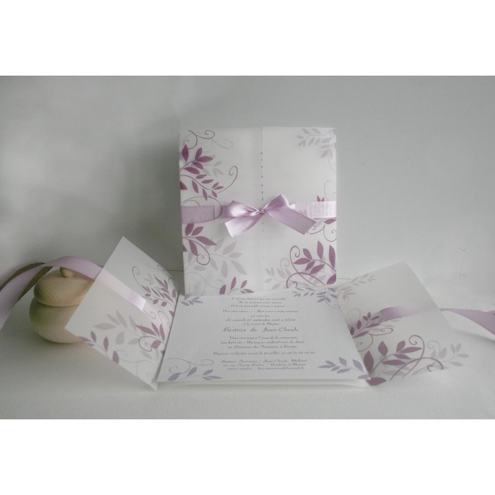 FAIRE PART MARIAGE  3 RABATS AUX  ARABESQUES VIOLINES,   RUBAN SATIN PARME  sur CALQUE TRANSPARENT