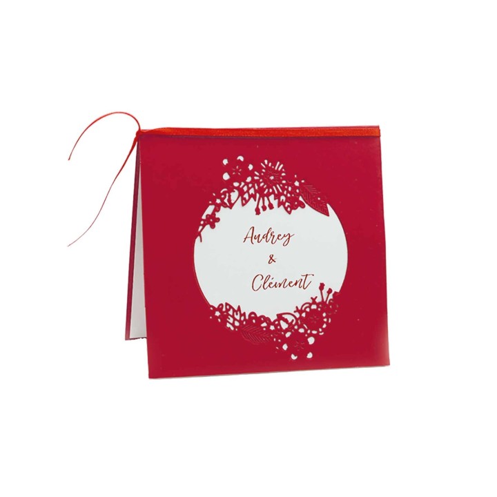 Faire-part de mariage  rouge Shangaï découpe harmonie fait apparaitre la carte blanche et ruban satin rouge