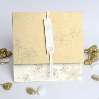 Faire-part mariage  doré , Chic papier scintillant ,  riche et blanc cassé,  lacet ruban étiquette prénom